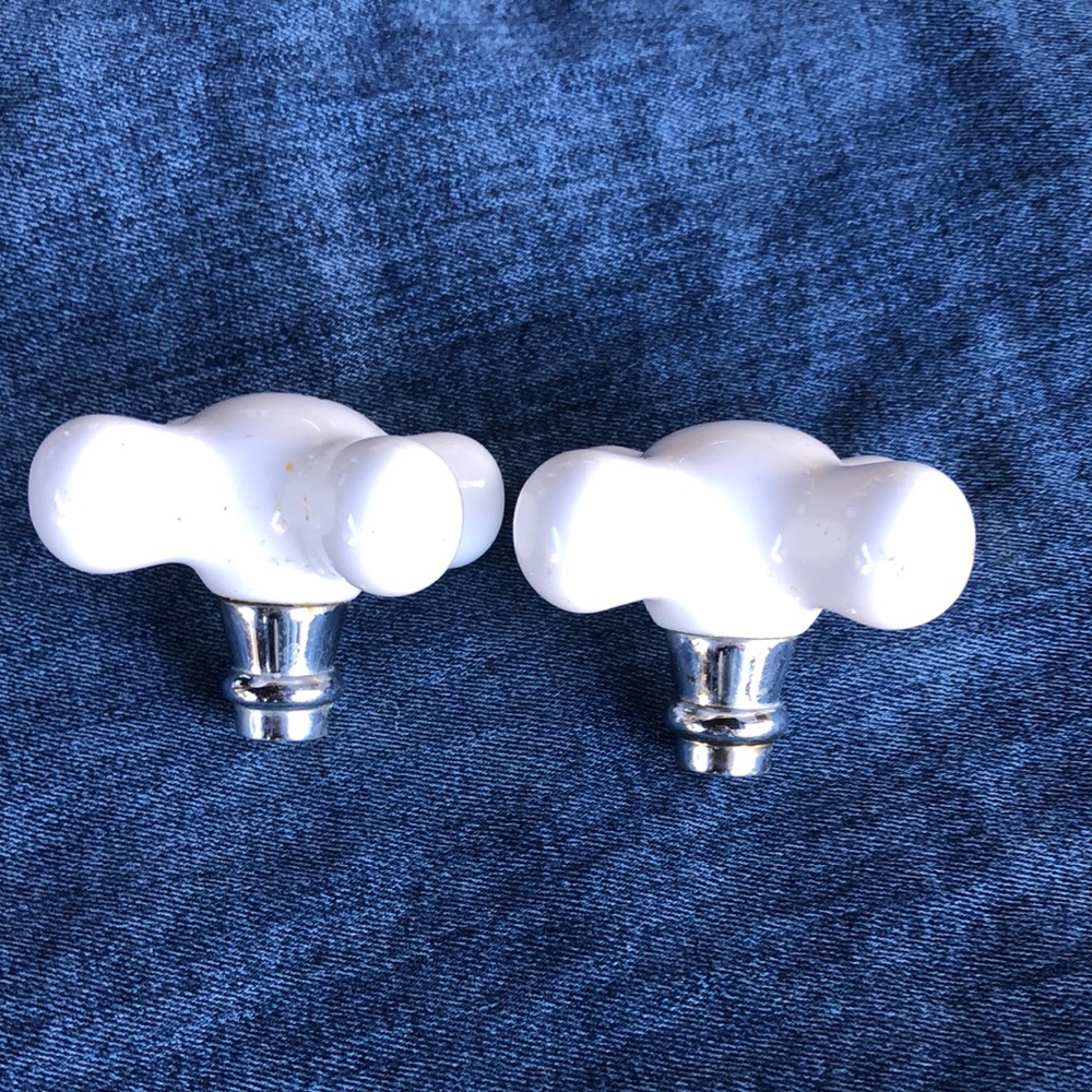 White Hot and Cold Faucet Handles - Picture 4 of 4